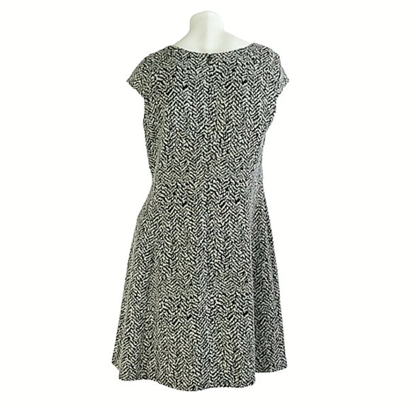 Dressbarn Pleated Textured Knit Fit & Flare Dress - Picture 4 of 7